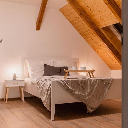 Romanticky Loft Parking U Hlavniho Nadrazi Olmütz Exterior foto