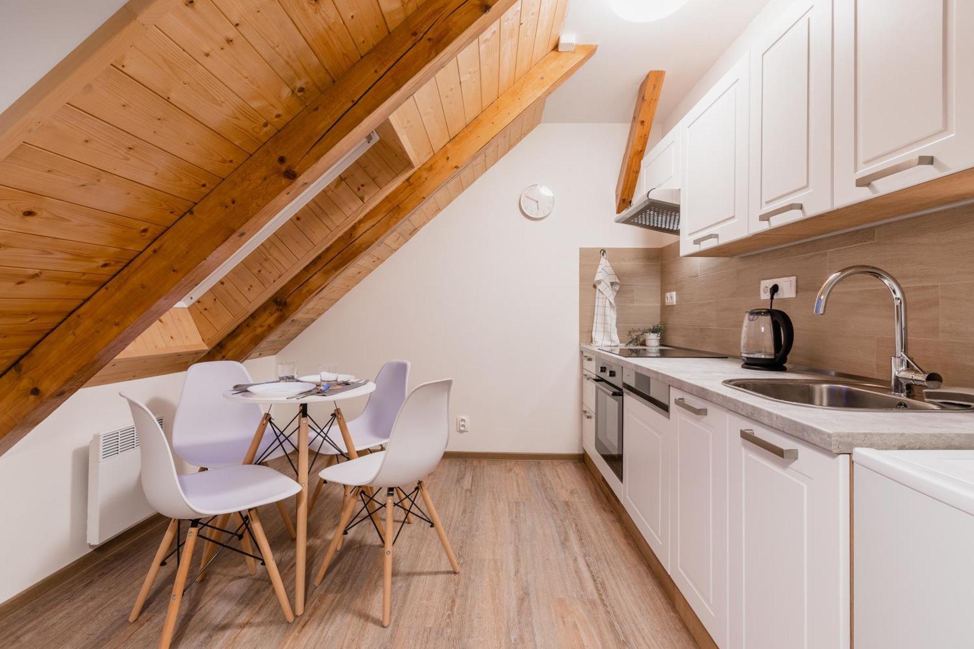Romanticky Loft Parking U Hlavniho Nadrazi Olmütz Exterior foto