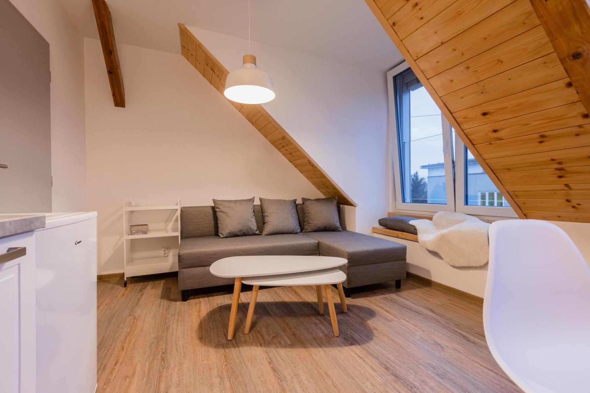 Romanticky Loft Parking U Hlavniho Nadrazi Olmütz Exterior foto