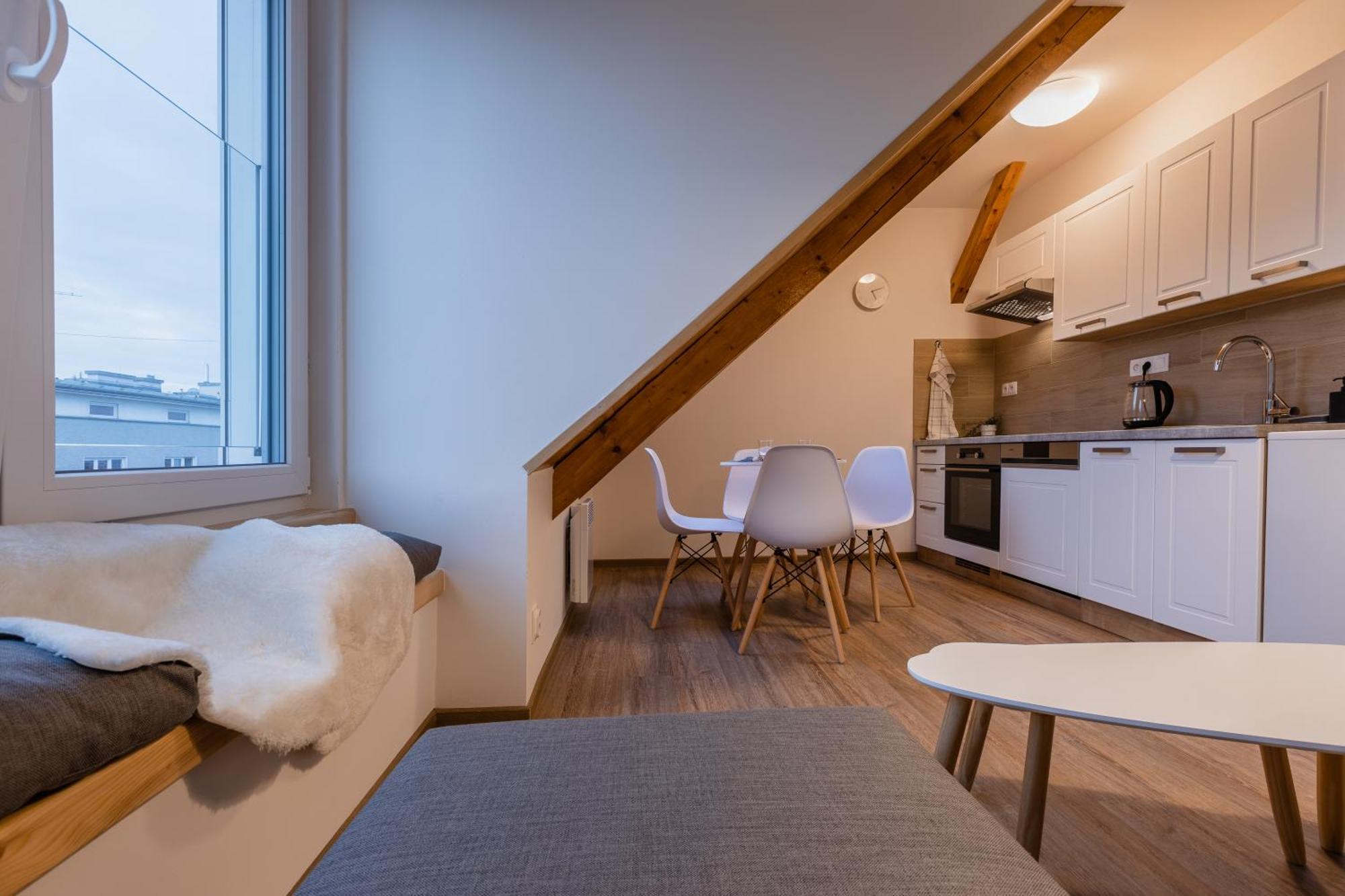 Romanticky Loft Parking U Hlavniho Nadrazi Olmütz Exterior foto